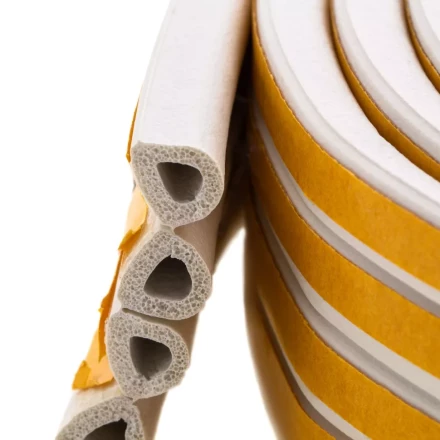 Уплотнитель резиновый, 12 м, профиль &quot;D&quot;, белый Сибртех 88909 купить в Челябинске