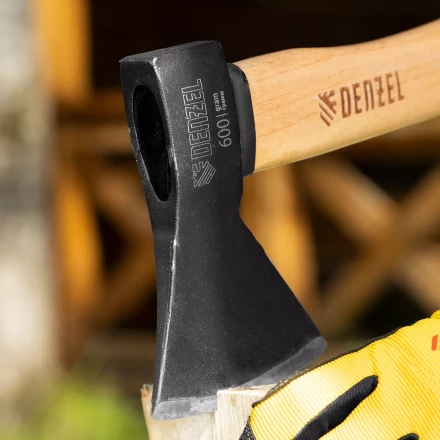 Топор, 600 г Denzel, кованый, буковое топорище 21631 купить в Челябинске
