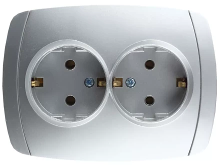 Розетка СВЕТОЗАР &quot;АКЦЕНТ&quot; двойная в сборе, с заземлением, цвет серебристый металлик, 16А/~250В SV-54207-SM купить в Челябинске