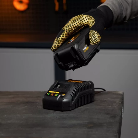 Батарея аккумуляторная Denzel IB-18-4.0, Li-Ion, 18 В, 4.0 А/ч 28434 купить в Челябинске