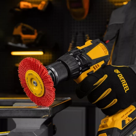 Щетка для дрели Denzel, 100 мм, Плоская, со шпилькой, нейлоновая щетина, 74434 купить в Челябинске