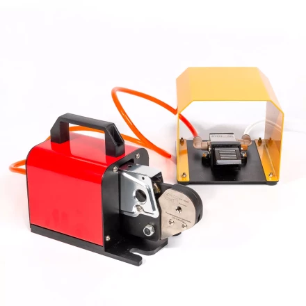 Пресс-клещи пневматические КВТ ПКП-10к для серийной опрессовки втулочных наконечников до 10 мм (85397) купить в Челябинске