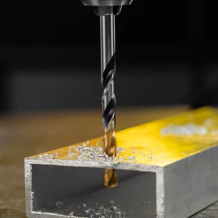 Сверло спиральное по металлу 6 x 93мм, Р6М5, Golden Tip, многогранная заточка Denzel 718278 купить в Челябинске