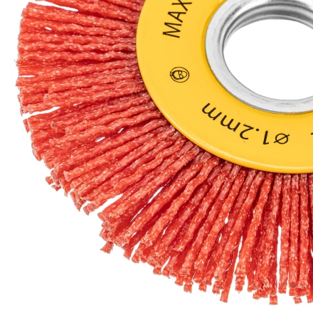 Щетка для УШМ, 100 мм, плоская, нейлоновая щетина, посадка 22,2 мм Denzel 74437 купить в Челябинске